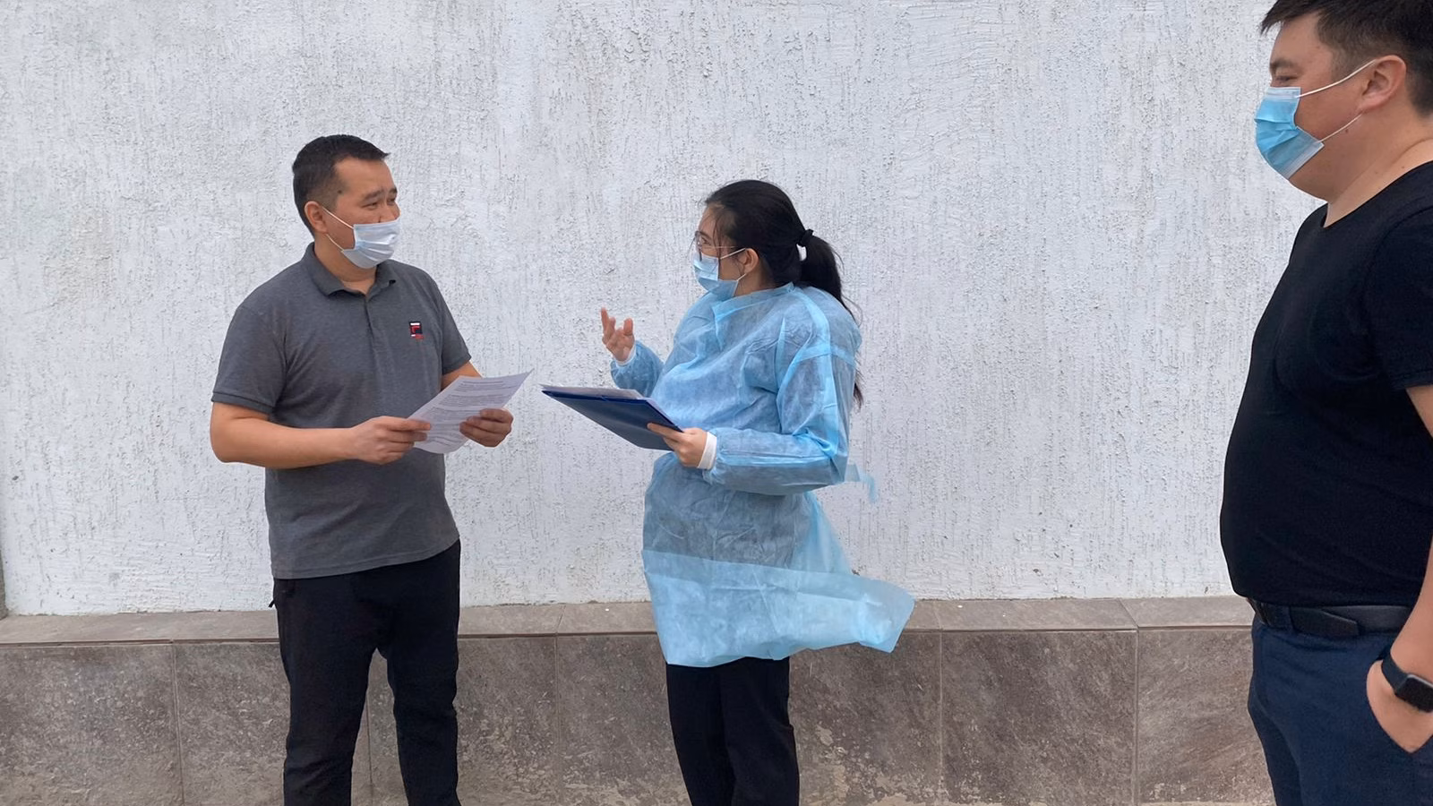 Dr_Ryszhan_Interview Dr. Taubayeva interviews a worker from a control group